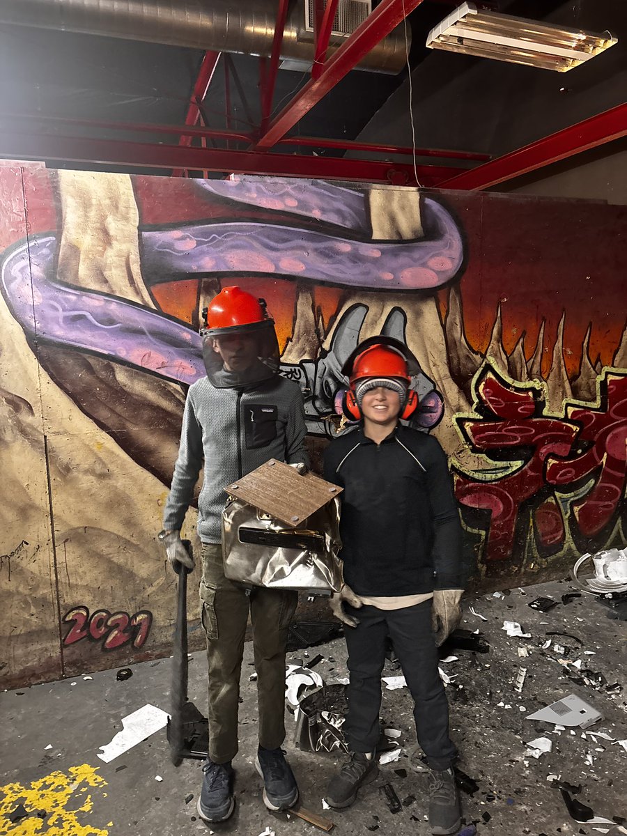 lunchmob's tweet photo. Salt Lake City #smashroom. Got out some smashes https://t.co/p8s6CR6flu