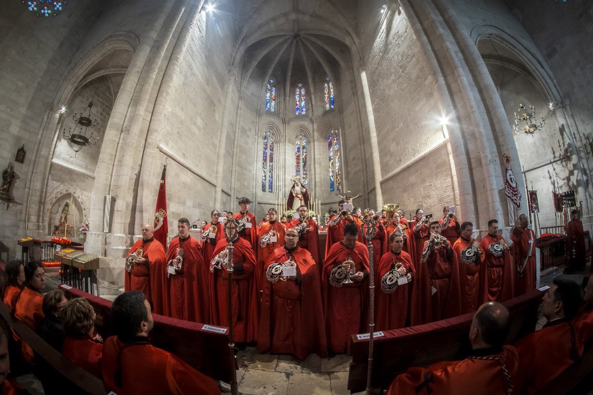 Preciosísima Sangre (@preciosasangrev) on Twitter photo Tras la suspensión de la Procesión General se ha realizado un Vía Crucis en el interior de nuestra sede con la participación de nuestra banda de Cornetas y Tambores.
Gracias <a href="/AyuntamientoVLL/">Ayto. de Valladolid</a> por acompañarnos en este Viernes Santo. Tras la suspensión de la Procesión General se ha realizado un Vía Crucis en el interior de nuestra sede con la participación de nuestra banda de Cornetas y Tambores.
Gracias <a href="/AyuntamientoVLL/">Ayto. de Valladolid</a> por acompañarnos en este Viernes Santo.