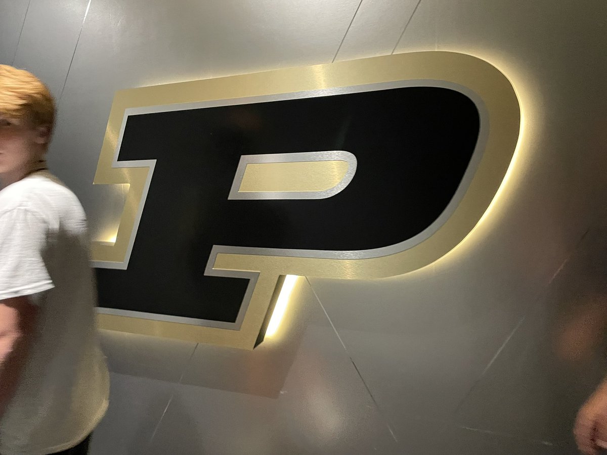landonduke2029's tweet photo. Great experience touring the Purdue football complex!! Special thank you to @Coach_Odom @bradodom @__Perk3 for the opportunity! 
#elitemade  
@BOOMfootball 
@JPRockMO @NationHolt @HoltFB @EthanPlace8541 https://t.co/AG10qceMOT