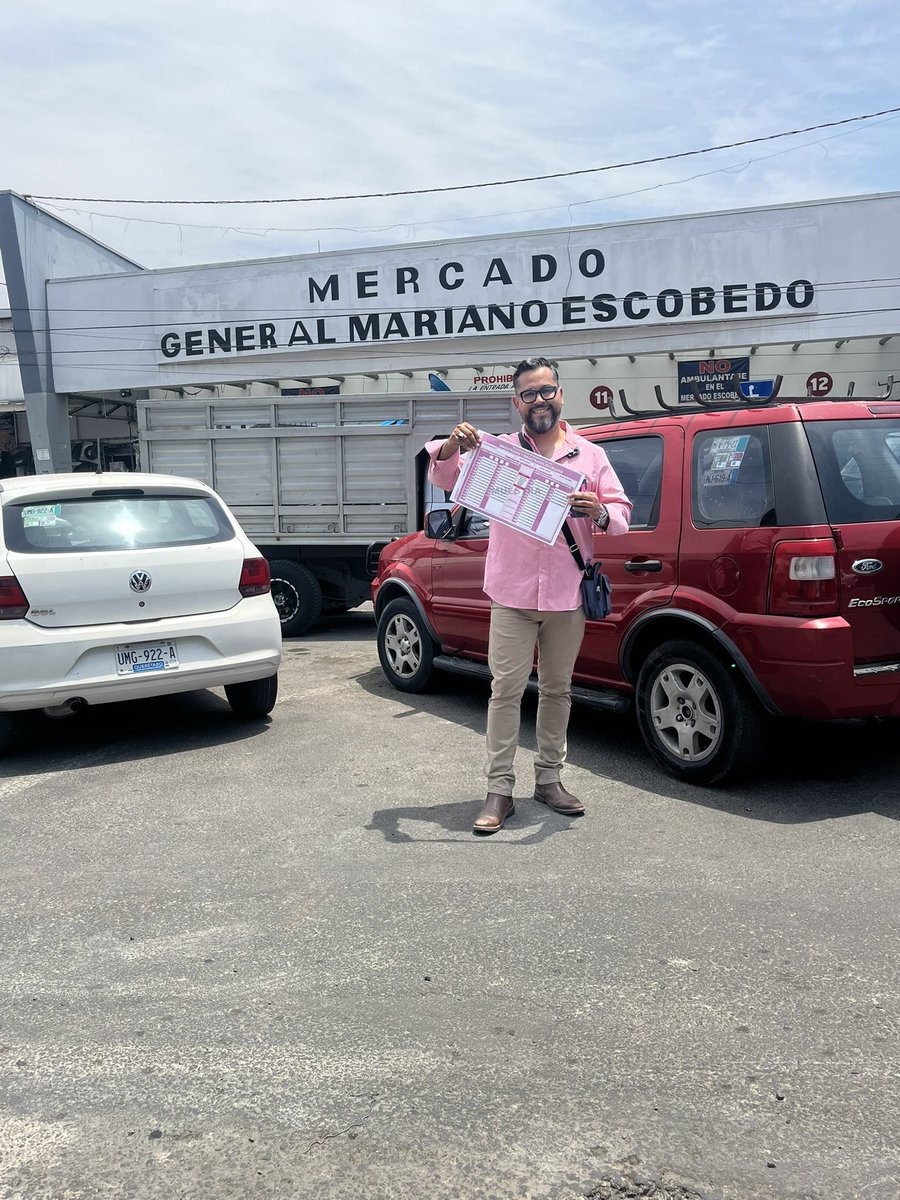 JaimeLimonMX's tweet photo. Gracias #MercadoEscobedo por recibirnos tan bonito. Me quedo en el corazón con aquellos con quienes pude conversar y cruzar palabra sobre la #ReformaJudicial y las #Elecciones2025
#JaimeLimón #JaimeLimonMX #MercadoEscobedo #Querétaro #Qrolovers #MagistradoDigital #MagistradoLimón https://t.co/twPSBQJgPZ