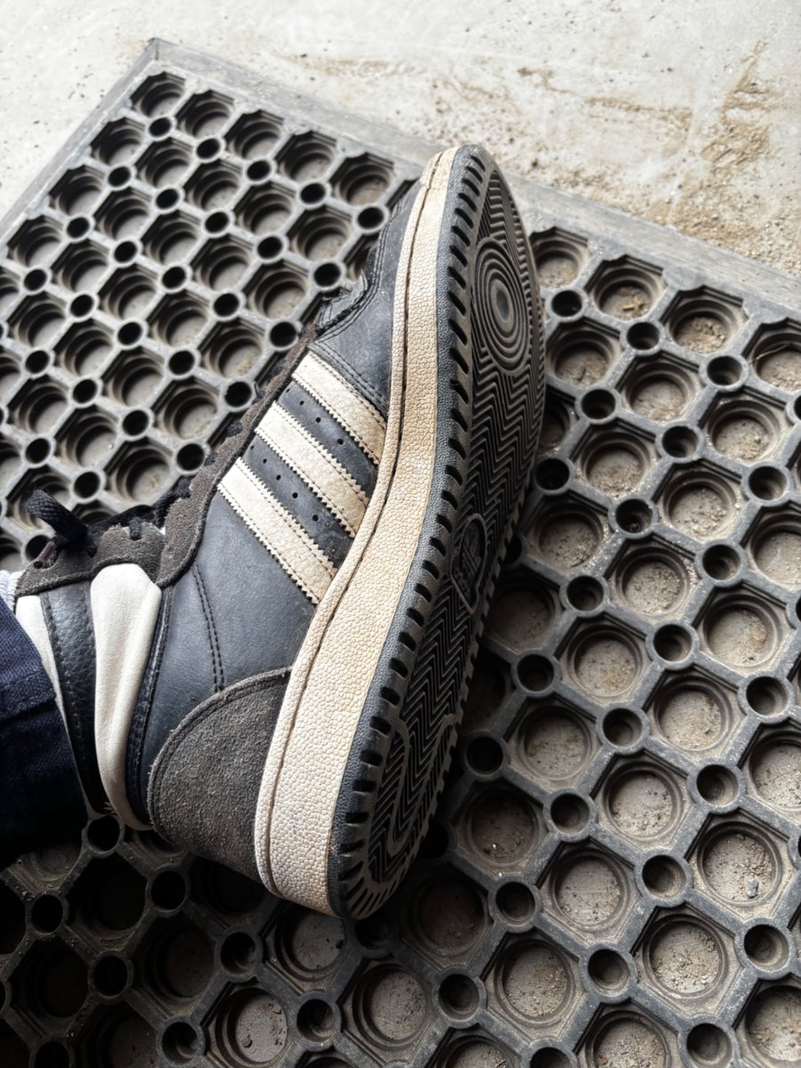 My good old Adidas Top Tens, miracle they have lasted to look this good…