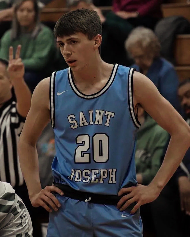 Congratulations to ⁦<a href="/ChaseKonieczny/">Chase Konieczny</a>⁩ of ⁦<a href="/SJhoopsquad/">SB Saint Joe Basketball</a>⁩, selected by the Associated Press as 2nd team All-State