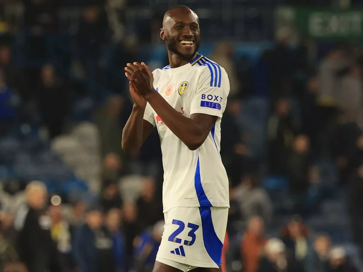 JRCooper26's tweet photo. Josuha Guilavogui tonight became the first Leeds United midfielder to remain unbeaten in his first 15 league games at the club since Vinnie Jones in 1989. A lovely man. #lufc https://t.co/GmaWIdiCjY