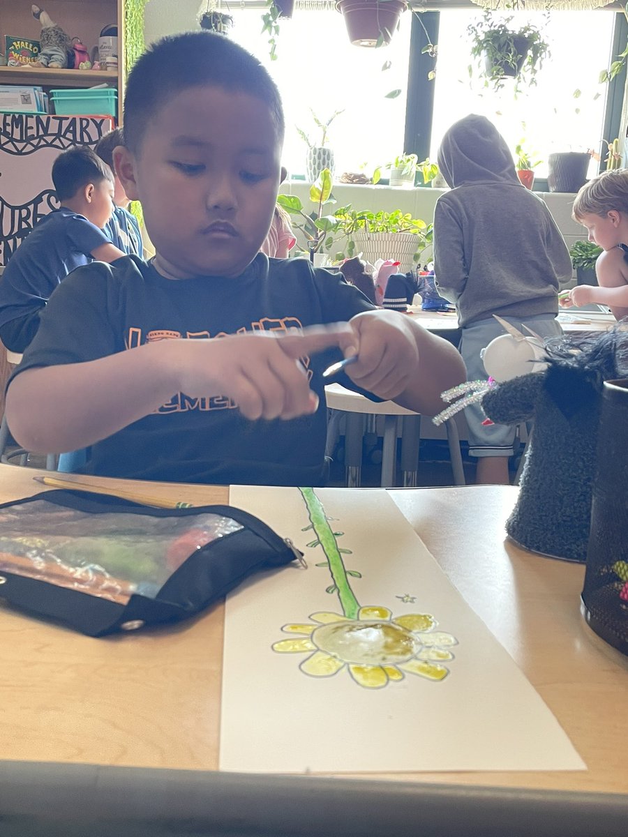 GraceLearning's tweet image. SEL skits with our newly made puppets, AND watercolor flowers! @NatcherElem  @KimSoule