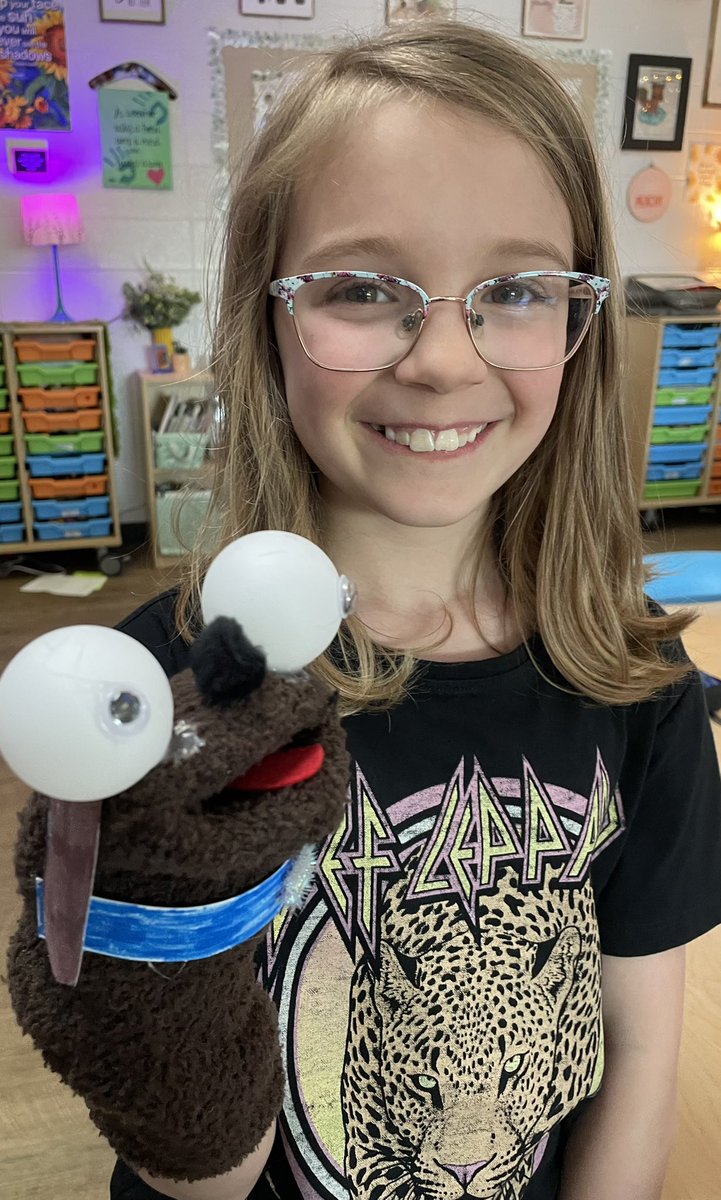 GraceLearning's tweet image. SEL skits with our newly made puppets, AND watercolor flowers! @NatcherElem  @KimSoule