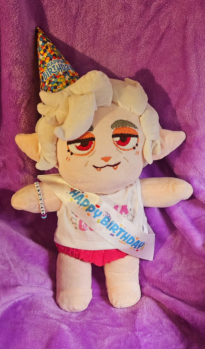_Tonestar_'s tweet image. Exactly one year ago, I made a certain Astarion plush to help heal some emotional wounds 💜💕
