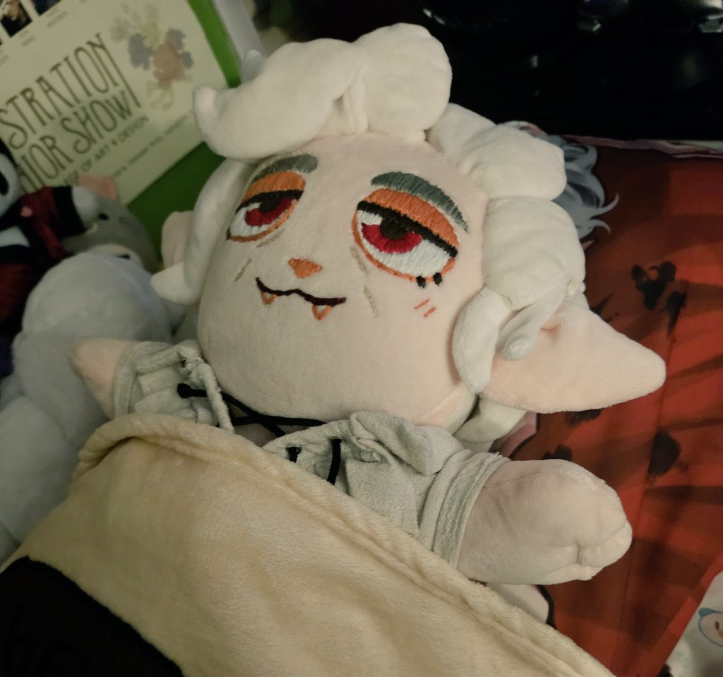 _Tonestar_'s tweet image. Exactly one year ago, I made a certain Astarion plush to help heal some emotional wounds 💜💕