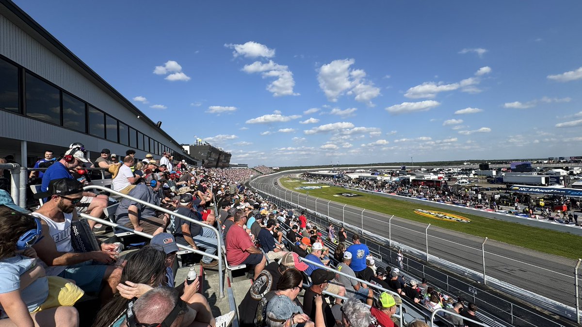 S1apSh0es's tweet image. We out here. #Rockingham