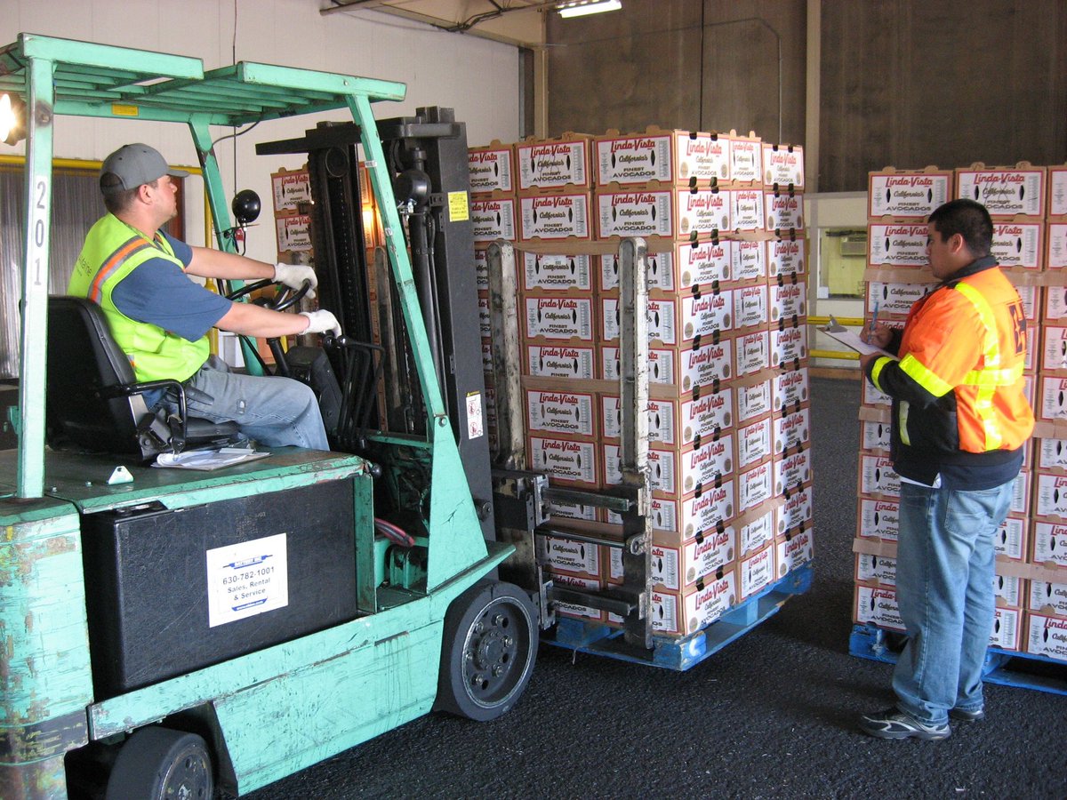 SDWorkingWater's tweet photo. We’re thrilled to announce Harborside Refrigerated Services as the Title Sponsor for our 36th Annual Dinner!
 
Harborside serves the Port of San Diego with integrity, innovation, and a legacy of leadership. Read more:  https://t.co/WkQErMXiHU https://t.co/WmR3aOpmDM