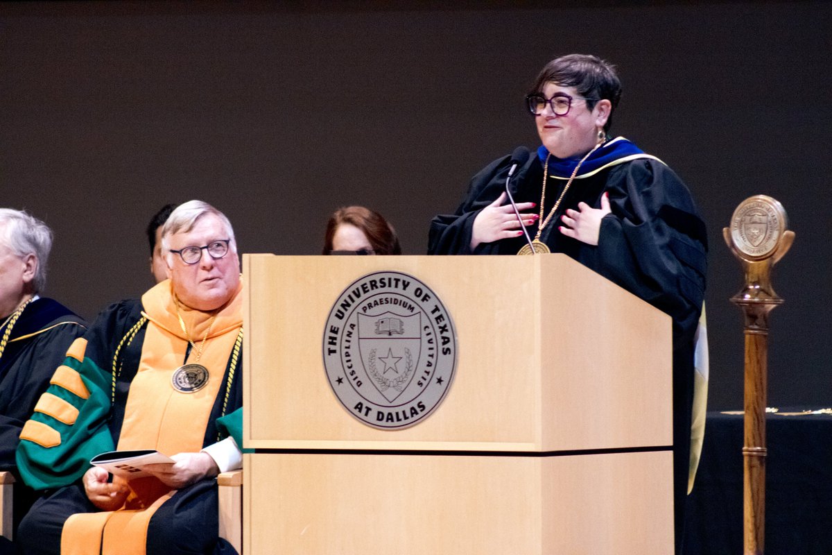 BBSutdallas's tweet photo. 👩‍🏫 Assistant professors Seaman, Shembel, and Thorn received the Eugene McDermott Distinguished Professorships, which supports tenure-system faculty in the early stages of their academic careers.

#BrainStudies #Psychology #Professorship https://t.co/kN6QguyP96