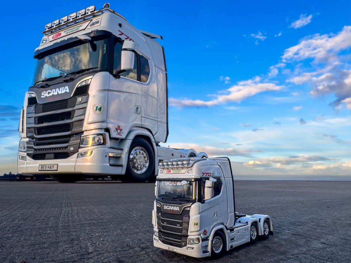 TransportBell's tweet photo. Special thanks to Adam Heatrick from NI Scale Models for his help in producing this stunning model of our Scania 770S Flying Griffin. For more details or to purchase this collectable contact NI Scale Models directly.

#scania #770S https://t.co/keVEHJWaq9