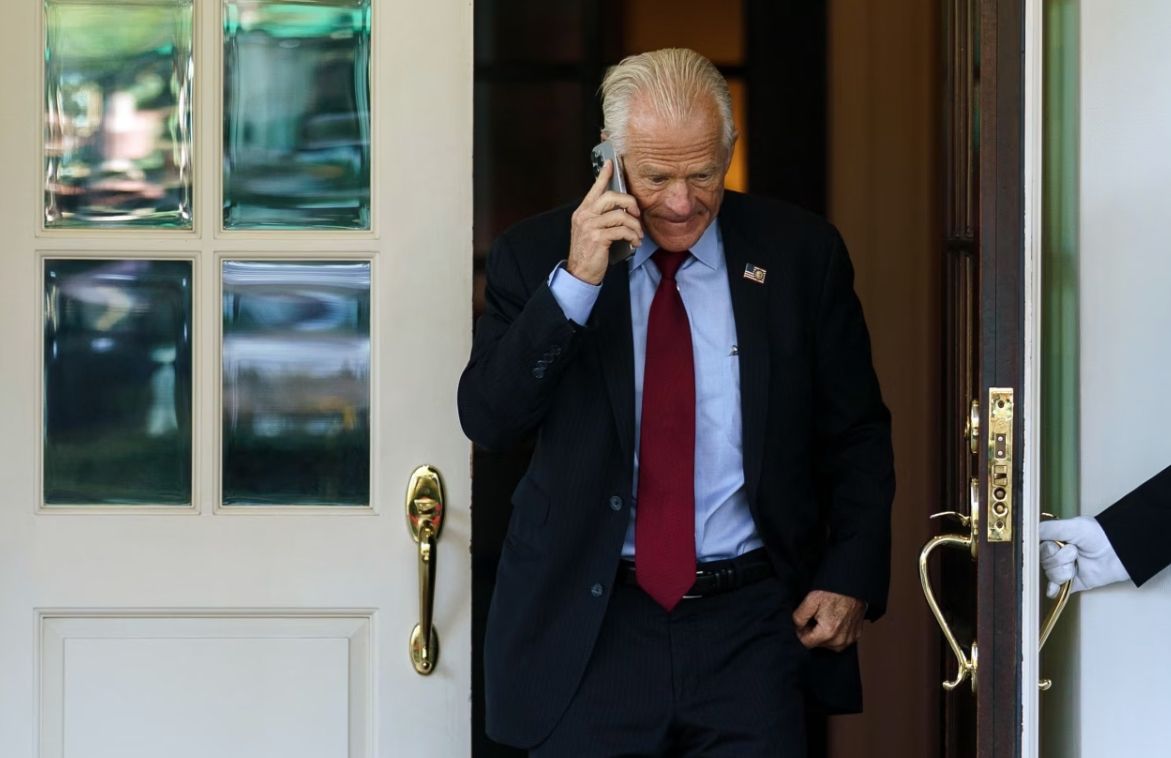 yashar's tweet photo. NEW 

The Wall Street Journal is reporting that in order for Treasury Secretary Scott Bessent to convince President Trump to put a pause on tariffs, he had to wait until Peter Navarro was in another meeting. 

He and Howard Lutnick then rushed to the Oval Office, convinced Trump, and waited until he posted a Truth Social post announcing the news. 

Full Story: https://t.co/4vchz3XP8y