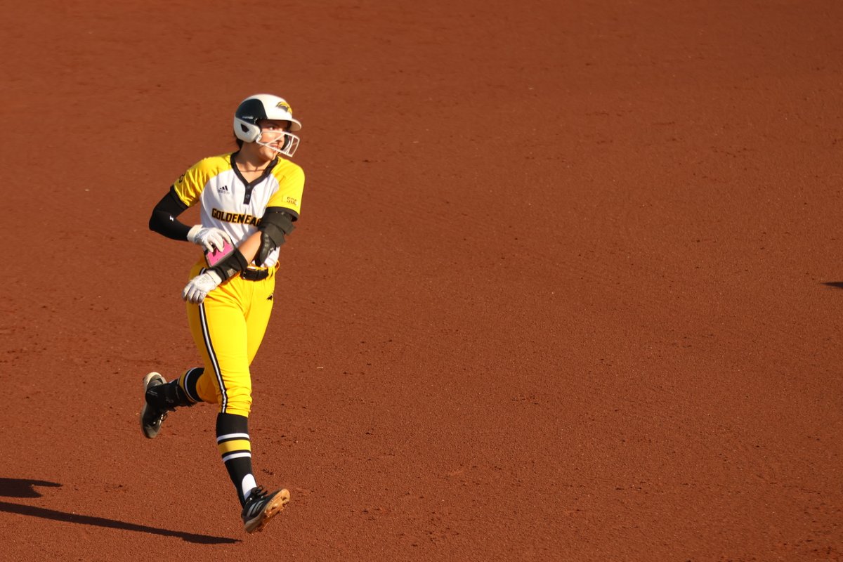 .<a href="/ryvaldivia/">Ryanna Valdivia</a> crushes one for a two-run homer 🤯💣

T2: Southern Miss 2
JMU 0

📊 smttt.info/Stats 
📺 bit.ly/4jxIb7w

#SMTTT | #RiseAsOne