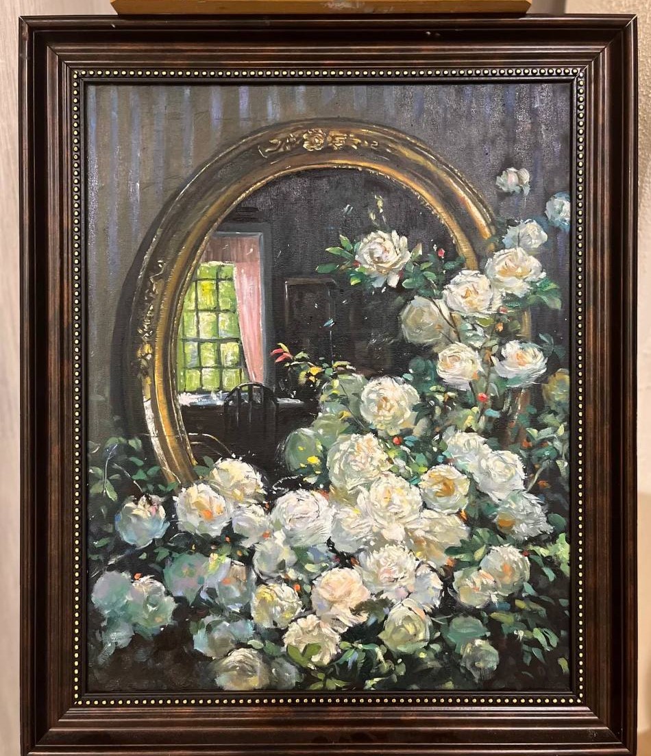 couture_adina's tweet photo. A moment suspended between reflection and bloom. White roses spill over memoryโs edge, whispering stories the mirror keeps. ๐จ Oil on canvas | Framed in quiet elegance #FineArt #InteriorMagic #OilPainting https://t.co/ZyAIe7wHop