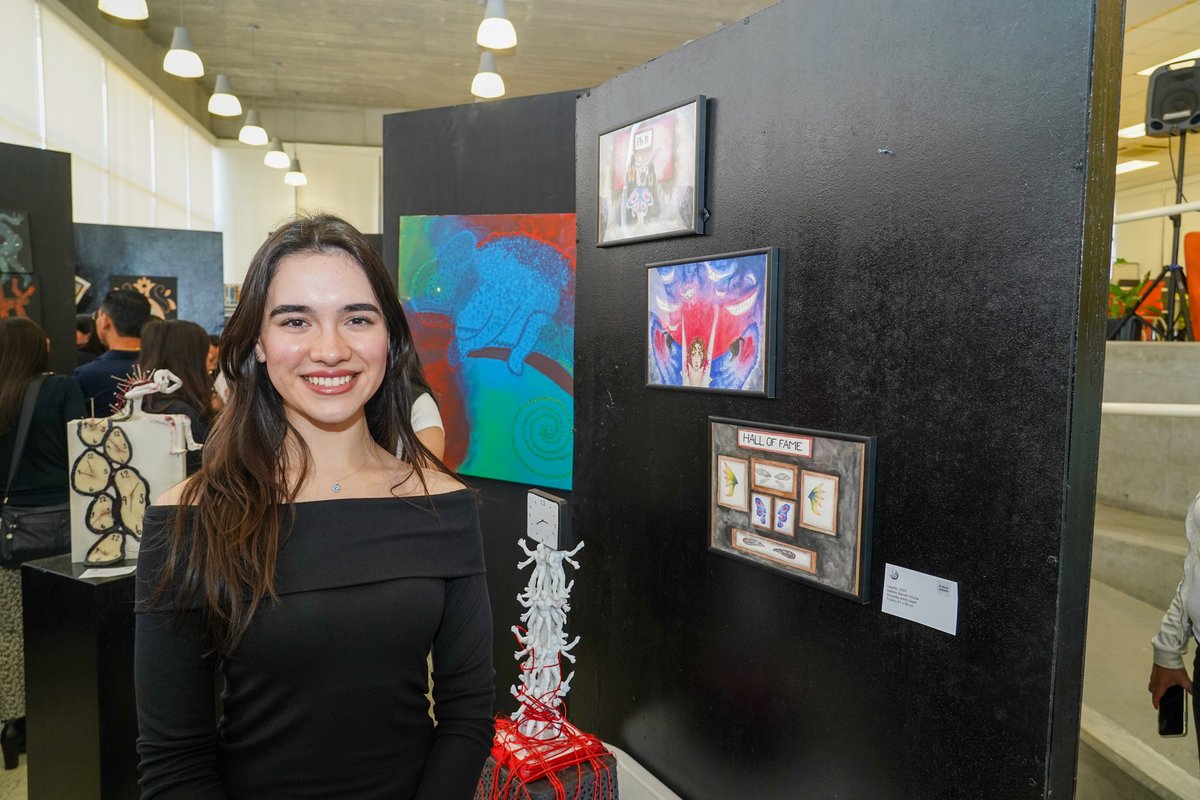 🎉 Durante la inauguración de Expresibo en Prepa UDEM San Pedro, nuestros estudiantes expresaron su talento a través del arte. 🎨🖌️

✨ Demostrando así su pasión y dedicación en cada cuadro y escultura. 🖼️

#PrepaUDEM #InspirandoTuMejorVersión 💛