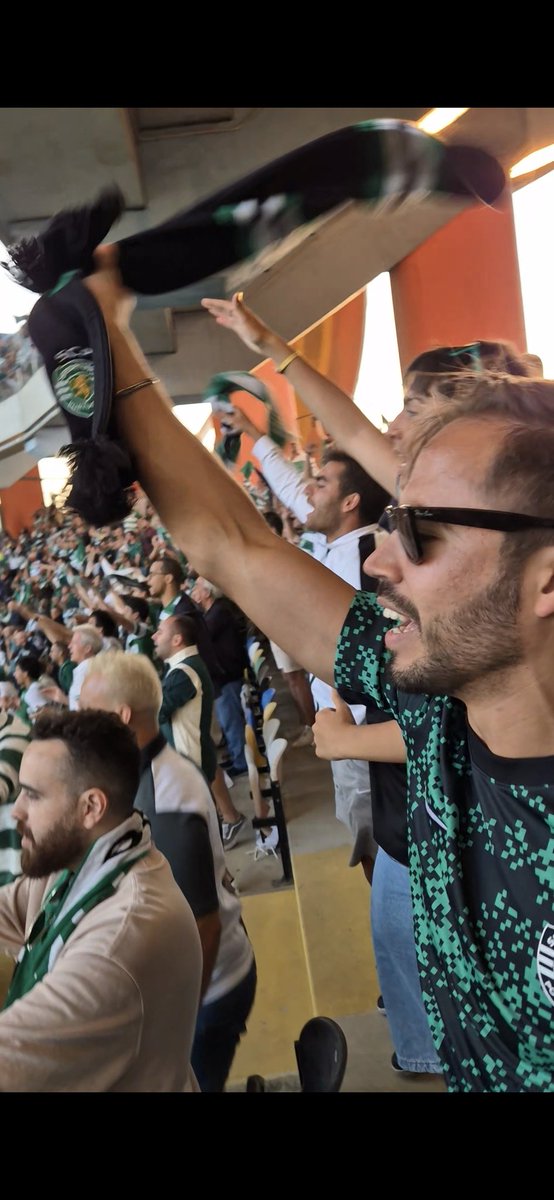 Jota_Sebastiao's tweet photo. Postar uma foto todos os dias ate o meu amigo Jota aparecer de novo 

Dia 7

Segue o líder 💚🤍 https://t.co/slH5cqdjyF