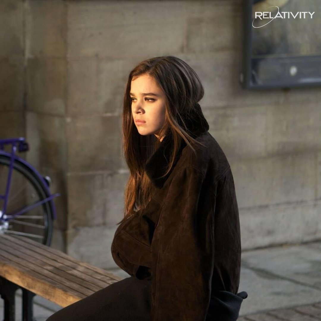 Relativity's tweet photo. Time’s running out. Secrets unravel. One agent’s last stand begins. Catch Kevin Costner in #3DaysToKill 

https://t.co/QdHTER03XJ 👈

#relativitymedia #kevincostner #amberheard #haileesteinfeld #actionmovies #thrillermovies #spythriller #CIA https://t.co/K5pmRK3EDo