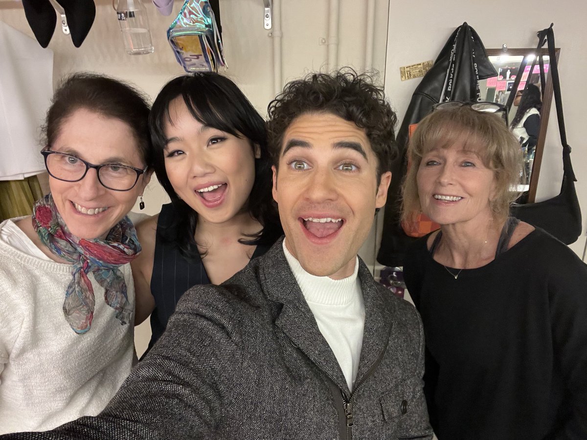 hereandnowrobin's tweet image. #joy. #dazzling. #MaybeHappyEnding. Stars @DarrenChriss and #HelenJShen as bots whose hardware is failing.But isn’t that last part true of all of us? Lucky ⁦@KBMM⁩ and me, wonderful backstage talk! Airing this week on radio and hereandnow.com ⁦@mhemusical⁩