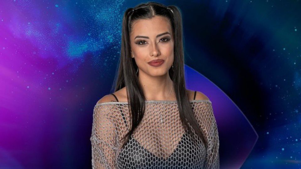 Quien se va el domingo? 

Cata- ❤️

Luz - 🔁

#GranHermano