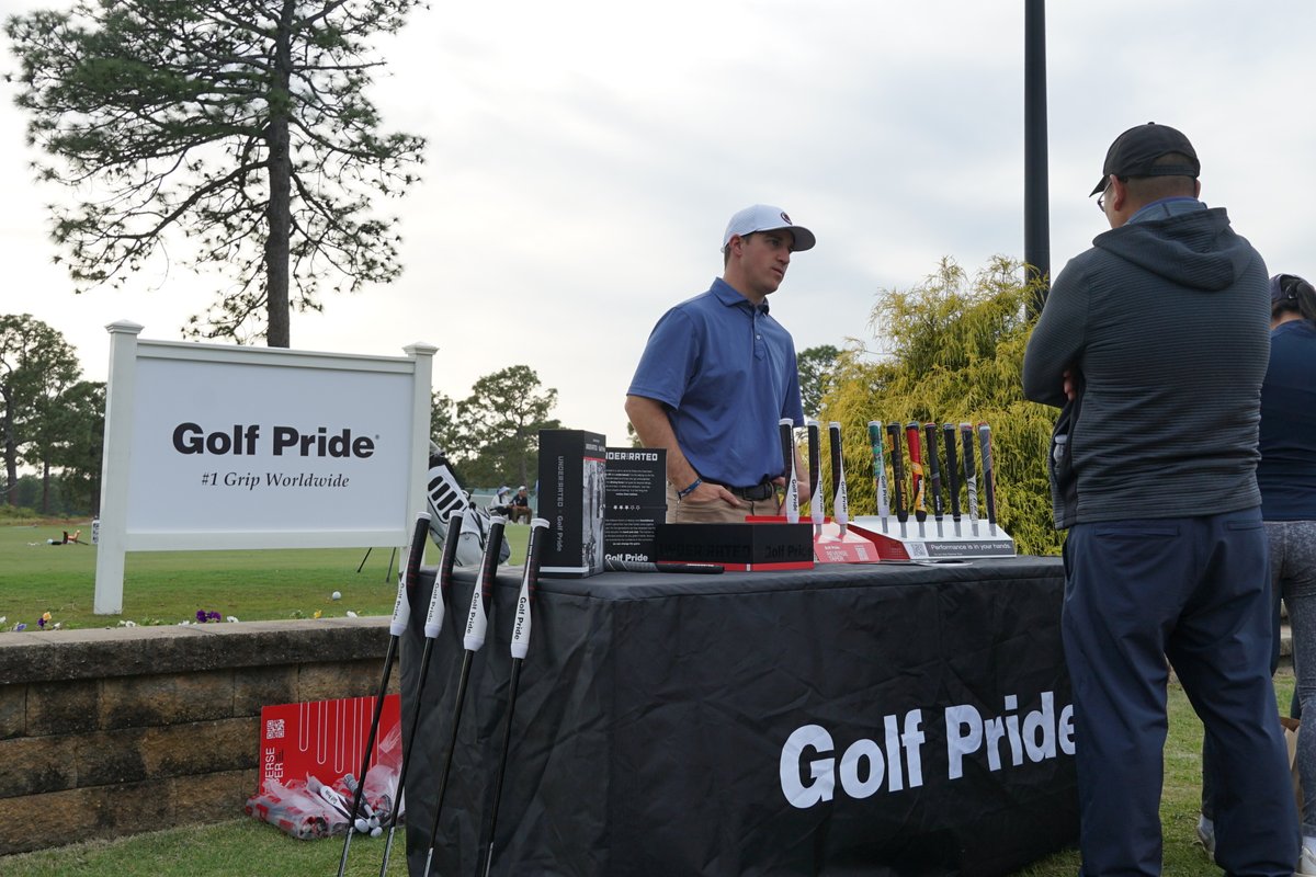 AJGAGolf's tweet photo. Getting dialed with @golfpridegrips 🏌️‍♀️

Big thanks to Golf Pride for coming out to the #TP5JAS! https://t.co/jszrtI8kOA
