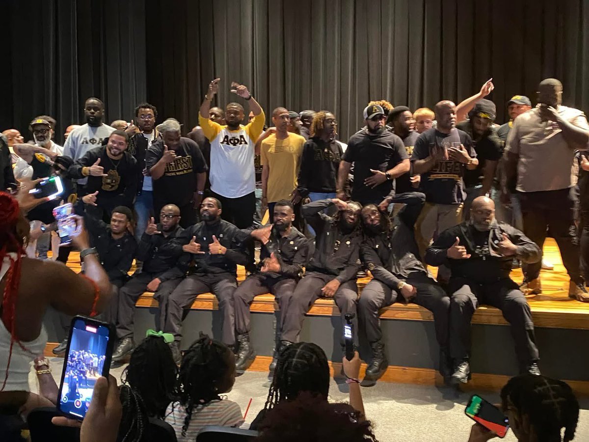 GetterRhema's tweet image. SHREVEPORT JUST GOT 9 DEGREES COOLDERRR🥶🥶❄️❄️ I AM BLESSED TO HAVE JOINED THE DELTA UPSILON LAMBDA CHAPTER OF ALPHA PHI ALPHA FRATERNITY INCORPORATED💛🖤 🤙🏿 Yall know me Rhema Getter but in ALPHA LAND, my name is CONVERSION!!!! 🦍#ALPHAPHIALPHA #CLUB9INE #ΔΥΛ #11REBELSOFITHACHA