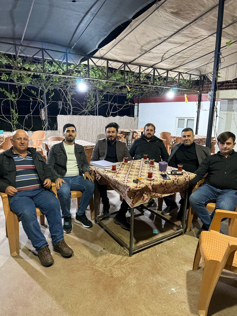 Deva Partisi köşk ilçe Başkanlığımızın ilk yönetim kurulu toplantısının yapmanın heyacanı ve mutluluğunu yaşıyoruz il başkanımız sayın <a href="/uzdu/">Osman Yasin UZDU</a> katılımıyla ilk  toplamınızı gerçekleştirdik. İlçemize deva partimiz hayırlı olsun <a href="/alibabacan/">Ali Babacan</a>