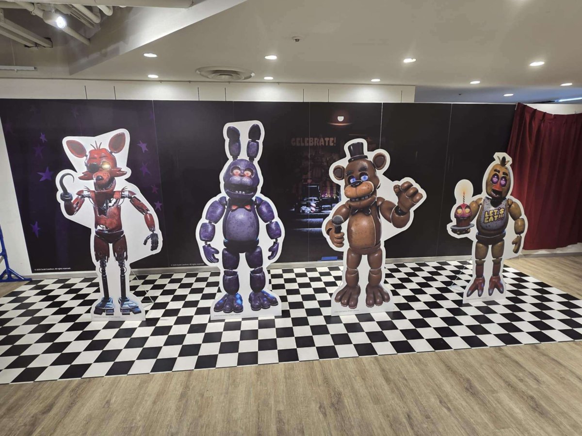 turntailart's tweet image. By sheer happenstance my parents were in Tokyo during the time the Japanese FNaF popup shop was open, so naturally I insisted that they visit it. Sadly they didn&apos;t get anything, but they did take these photos as proof they went lol