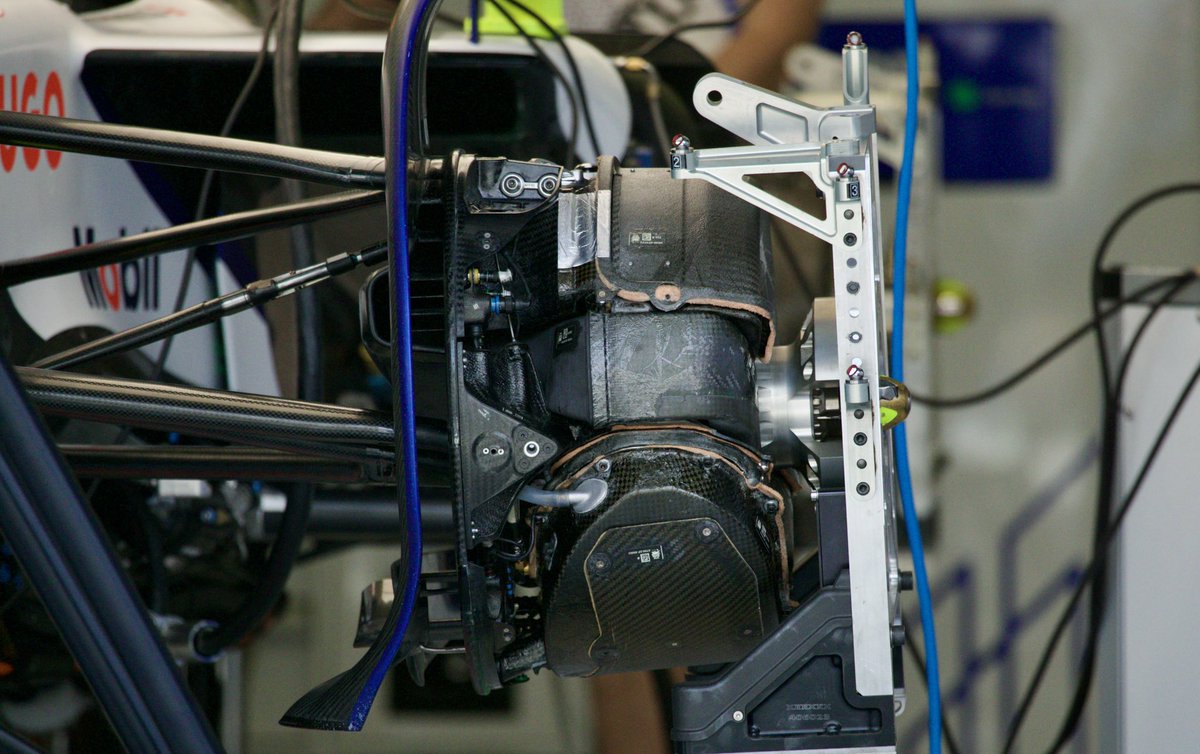 xavigazquez's tweet photo. From my camera πΈ in the #BahrainGP #formula1 ποΈ
.
#xaviimages #f1technicalphotographer #aeroporn
.
#F1Tech #F1 #circuitsakir #GrainingTech ποΈπ¨π¨π¨
. https://t.co/cgsYo4GDh3