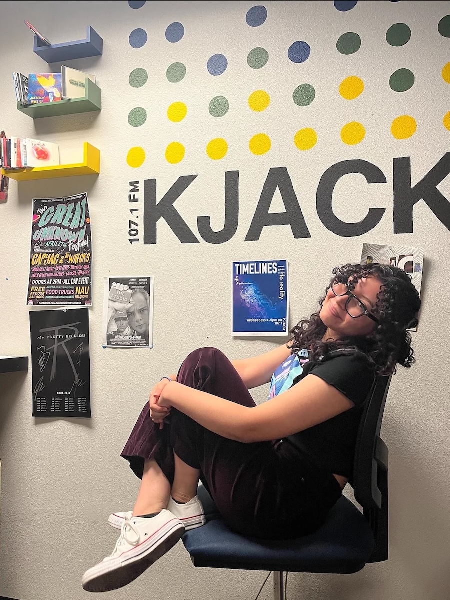 NAU's tweet image. #HumansOfNAU 👋 Meet Darlin Ortega, NAU Senior and #FirstGenGraduate 🎓
Her college reflections &amp;amp; advice for those navigating the higher education journey 🎒 📚 ⬇️
 bit.ly/4clHvje