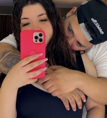 ImMeme0's tweet image. NEW: Kilmar Abrego Garcia’s wife, who declined to answer questions about the restraining order she filed against him in 2021, deliberately covered his MS-13 knuckle tattoo with heart emojis in a TikTok video promoting her GoFundMe — which has already raked in nearly $239,000.
M…