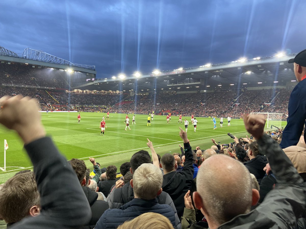 hamish_s7's tweet photo. @ManUtd 5-4 @OL_English (7-6 on aggregate) 😁 https://t.co/cD2eCWBXFb