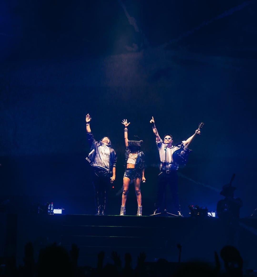 🚨ATENÇÃO 🚨
Esse tweet é exclusivo para fãs de Erreway que iriam para um show deles aqui no Brasil! 🇧🇷🇧🇷🇧🇷
Deem rt e vamos ver nossa força 💪
