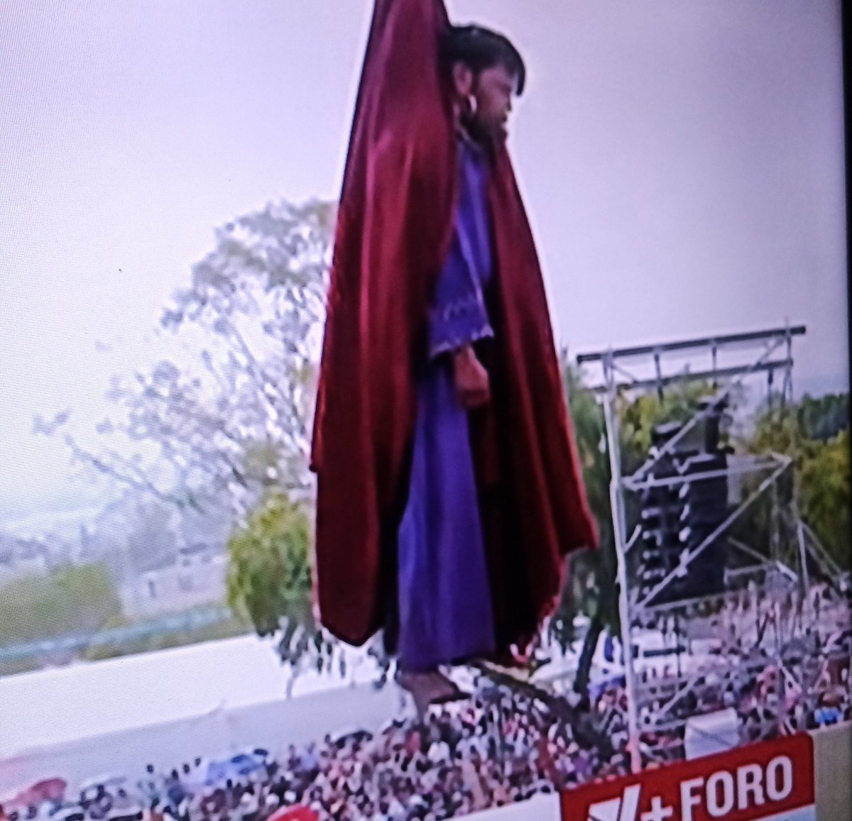 munxnosoy's tweet photo. Se colgó el mugroso 🚨

Judas iscariote
Señalado de vender a su maestro Jesucristo por 30 monedas a los judíos y romanos.
Así apareció en un árbol en la peligrosa iztapalapa. 
Fiscalía indaga https://t.co/KdBKFxUaWa