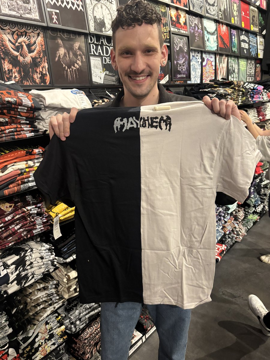 babygrubie's tweet photo. NEW @ladygaga #MAYHEM shirts at @HotTopic 🖤 https://t.co/tsmnN9hnQ2