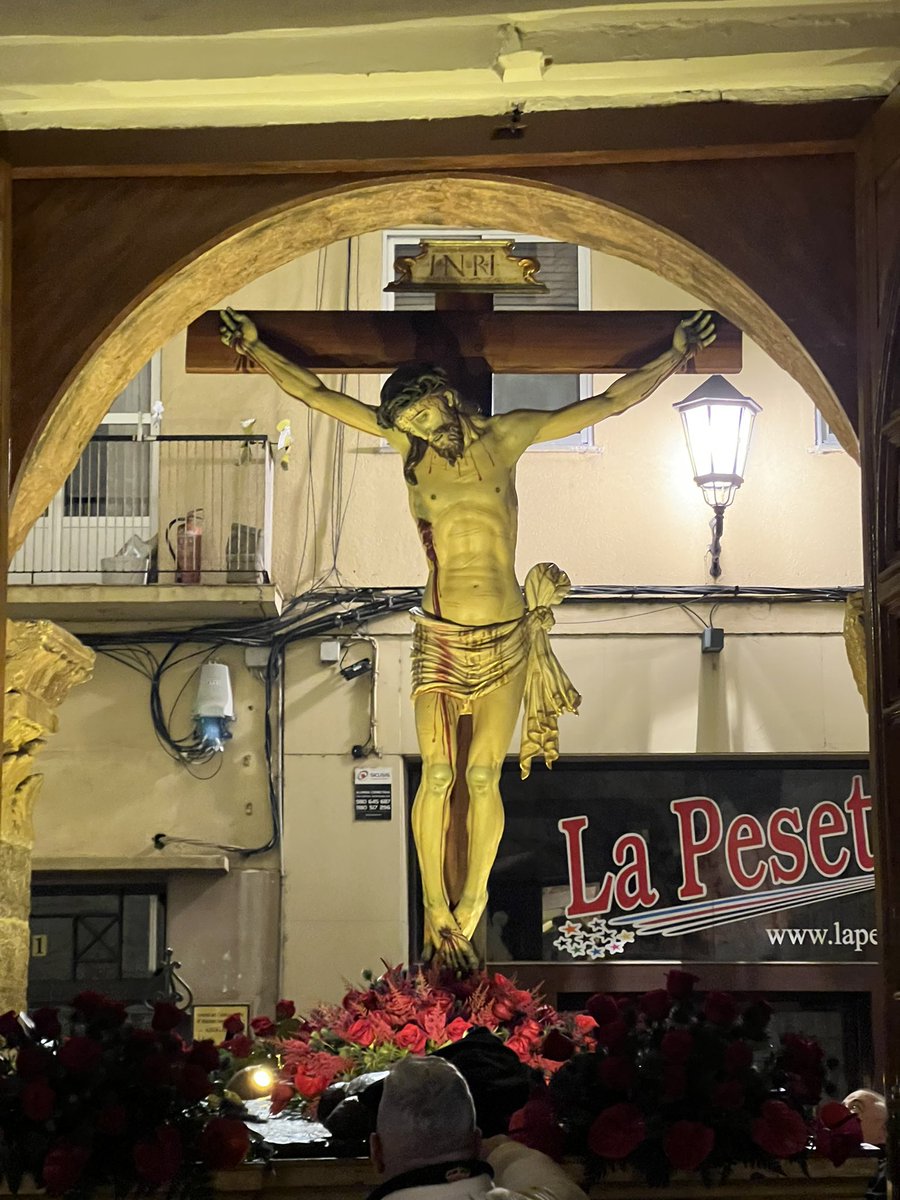 [23:57] Entra el Santísimo Cristo de la misericordia en la iglesia de San Vicente

#SemanaSantaZamora
#NuestraMadre
#ProcesionNMA25