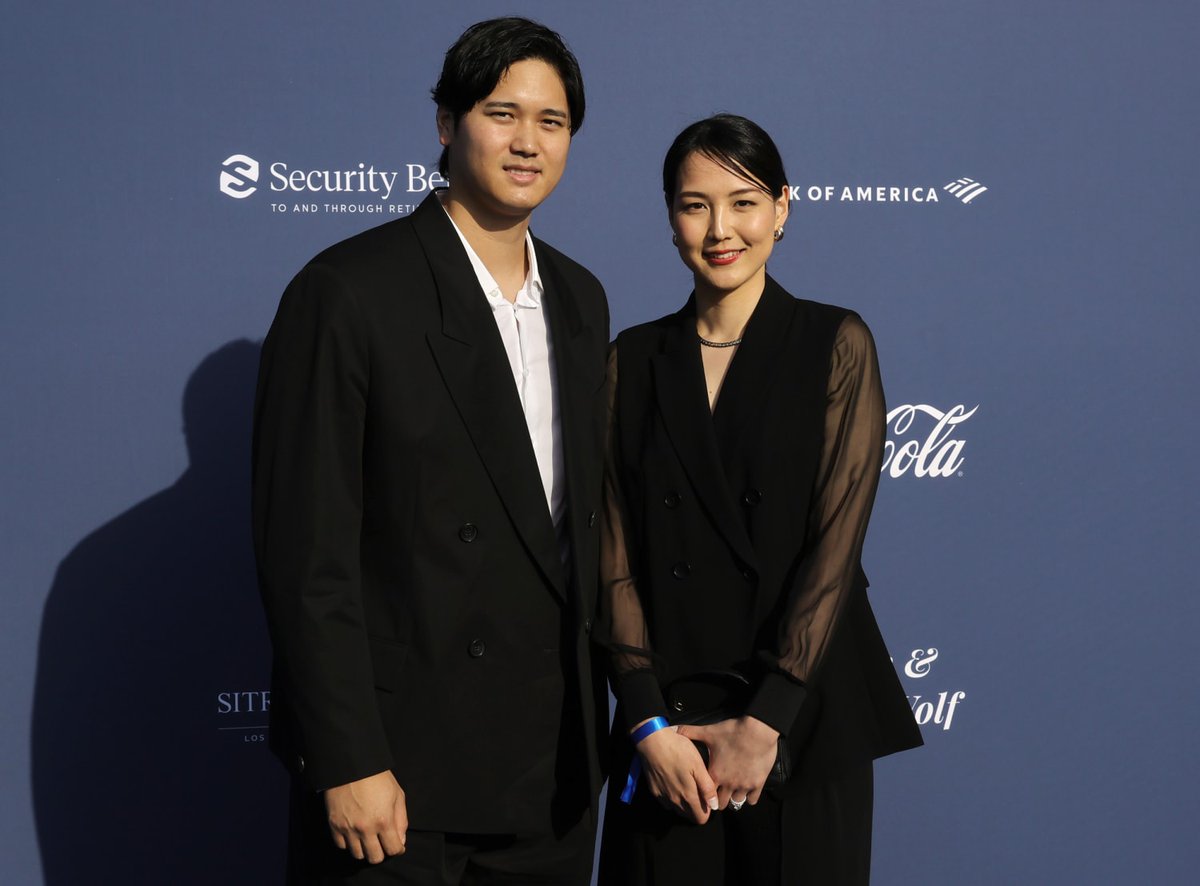 Shohei Ohtani y su esposa Mamiko en un viaje con Los Angeles Dodgers