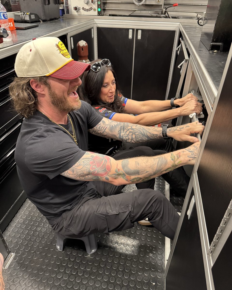 🔥 Country meets horsepower! 🔥
@TylerHubbard lit up the stage at <a href="/NHRA/">NHRA</a> Las Vegas reppin’ a <a href="/VP_Racing_Fuels/">VP Racing</a>  flannel — now that’s high-octane energy! 💥🎸

Big thanks to Tyler for showing love to the VP fam.

Country + racing fuel? Count us in. 🏁🙌