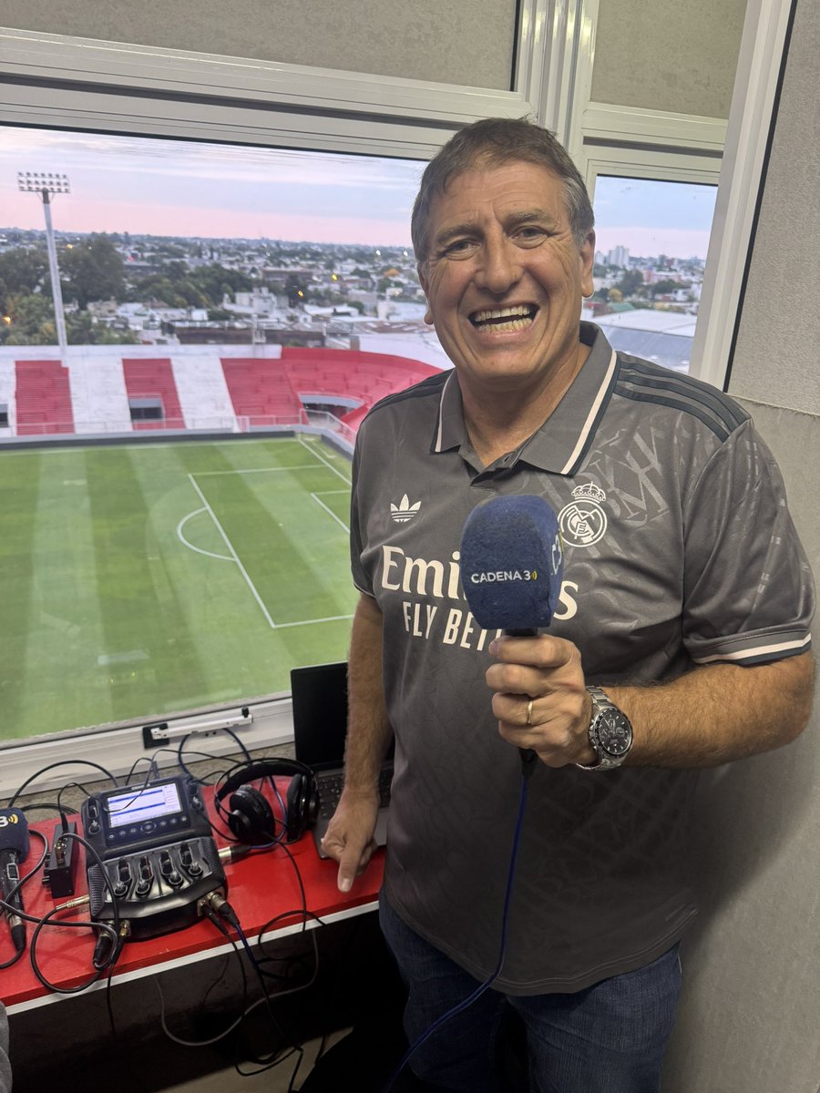 golgigli's tweet photo. Para un futbolero, no hay mejor salón de fiestas para el cumpleaños, que un estadio de fútbol… una manera de vivir.
Gracias a todos los que me saludaron. https://t.co/Vrtd3QrKCC