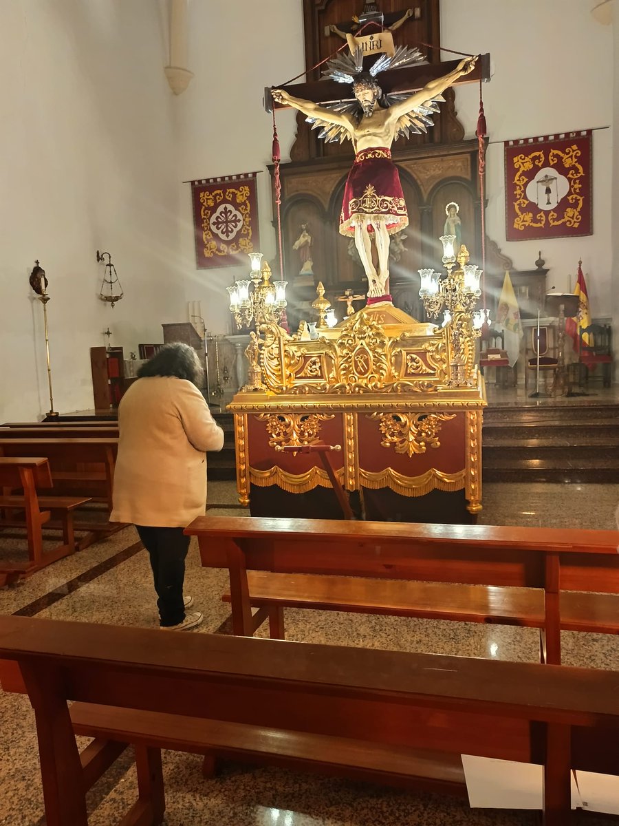 Viernes Santo adoración a la Cruz. Acto de Amor de Jesús por cada uno de nosotros.