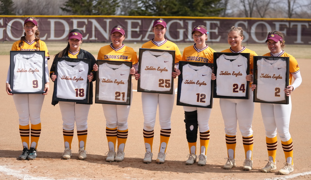 KROX Radio (@kroxradio) on Twitter photo The <a href="/UMCrookstonSB/">Minnesota Crookston Softball</a> team celebrated its seven seniors by sweeping the University of Mary at the UMC Softball Field on Friday. For the story, stats (including a 10 rbi game from Irelyn Spencer), pictures, and more, click below
kroxam.com/umc-softball-h… The <a href="/UMCrookstonSB/">Minnesota Crookston Softball</a> team celebrated its seven seniors by sweeping the University of Mary at the UMC Softball Field on Friday. For the story, stats (including a 10 rbi game from Irelyn Spencer), pictures, and more, click below
kroxam.com/umc-softball-h…