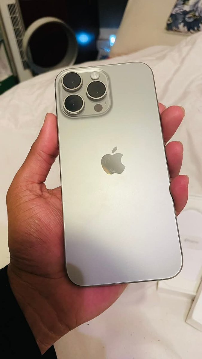 I am an Apple fan.....
Who else is here??