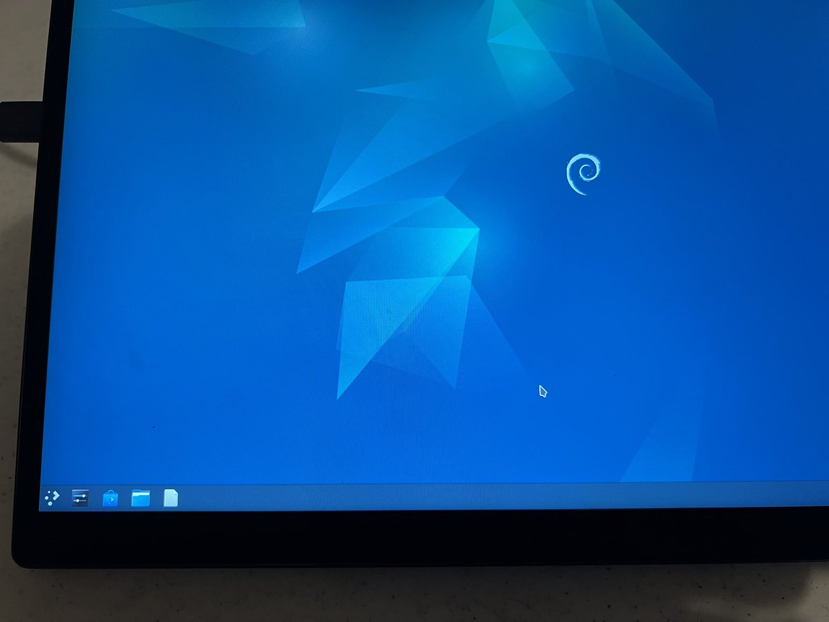 marc_vasicek's tweet image. Debian KDE #DebianLinux