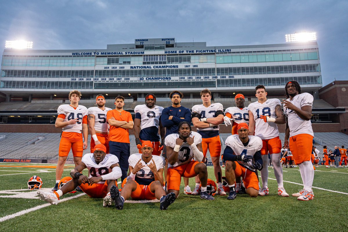 Spring Ball ☑️
August 30th 🔜
 #ILL #DAWGS