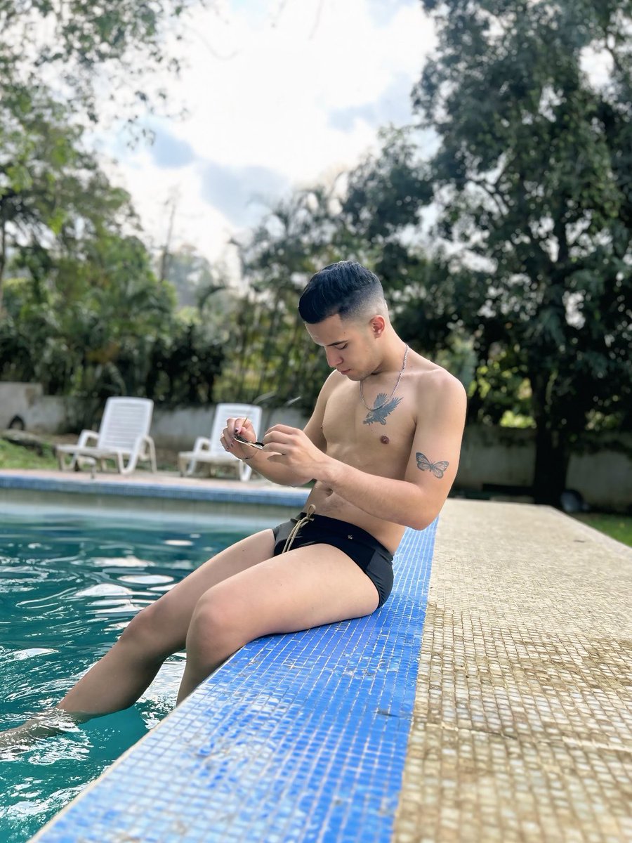 AStewardt's tweet photo. 💦 https://t.co/TjlG6uGhs6