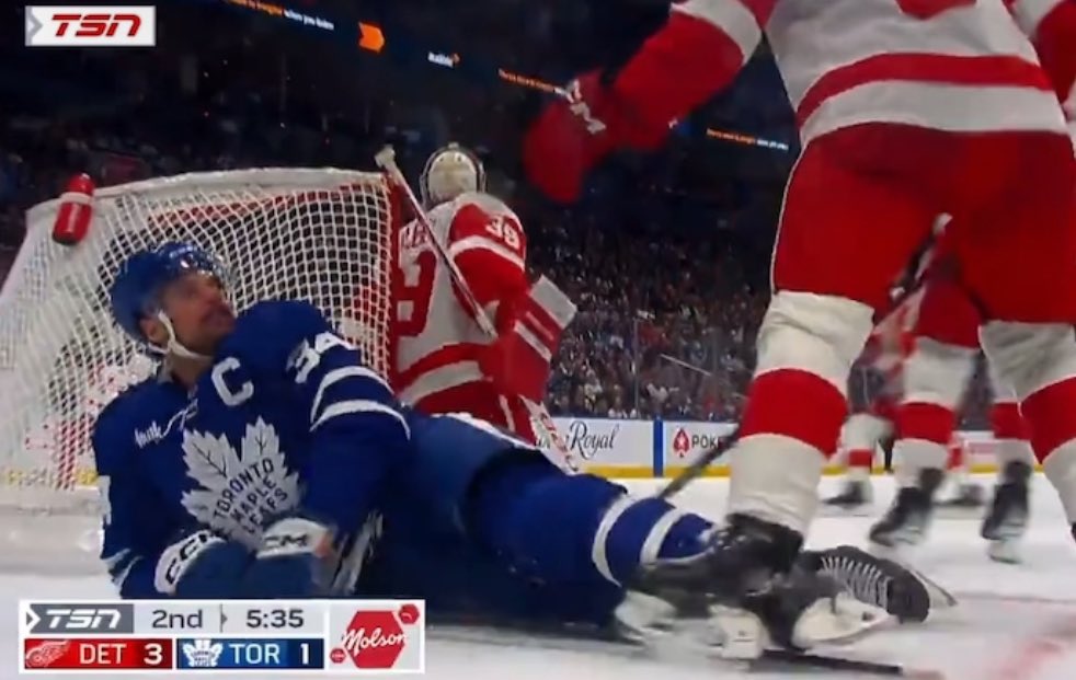 FlatPuckFriday's tweet photo. Happy flat puck Friday - I too like to take a nap in the middle of a hockey game.

#HockeyTwitter 
#LeafsForever https://t.co/idnzvCi2WV