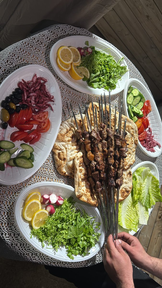 msCeylanKeles's tweet photo. Malum ırk (t3rklerin) sadece bakacağı yemek. https://t.co/Cfl5gp6ifZ
