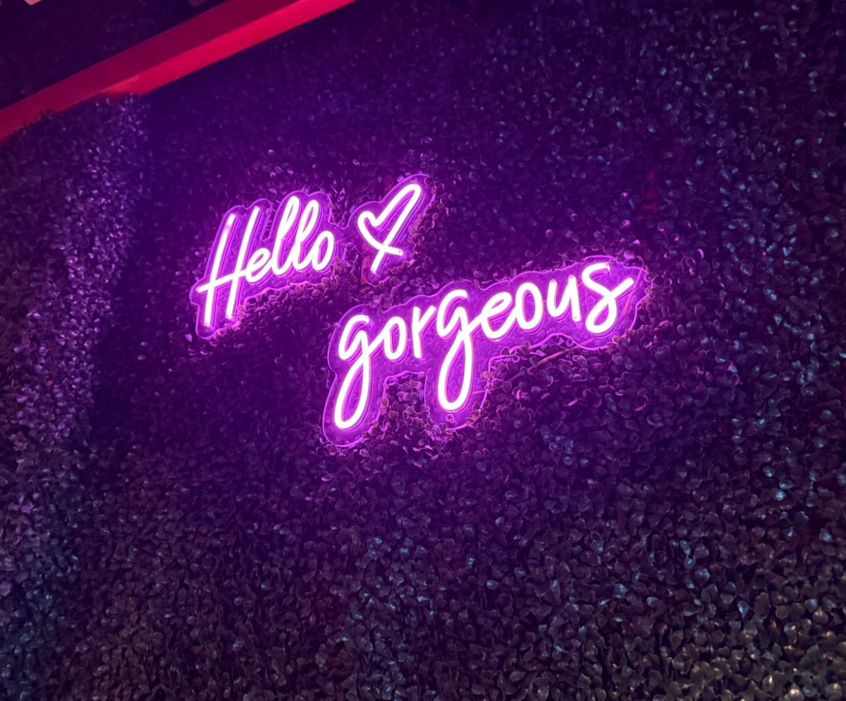 A sign for all the poets. 💕