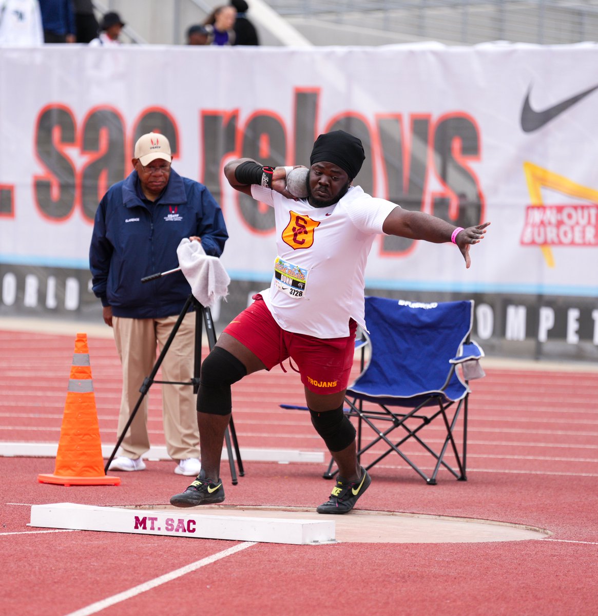 USC_Track_Field's tweet photo. 🥇 𝐌 𝐒𝐇𝐎𝐓 𝐏𝐔𝐓 𝐂𝐎𝐋𝐋𝐄𝐆𝐈𝐀𝐓𝐄 🥇

Freshman Shaiquan Dunn won with a best throw of 17.73m/58-2! https://t.co/g9iric8yRr