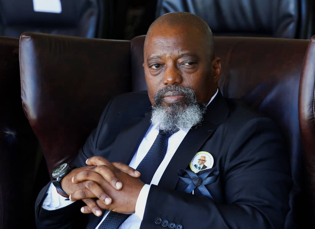 MayumbiArcel's tweet photo. #URGENT À Goma, ville occupée par le M23-AFC, Joseph Kabila vient comme ambassadeur de la paix et non "pour adhérer dans une opposition armée", révèle l'un de ses collaborateurs qui se trouve également dans sa suite. (#7SUR7) https://t.co/6ljXnHNUvZ