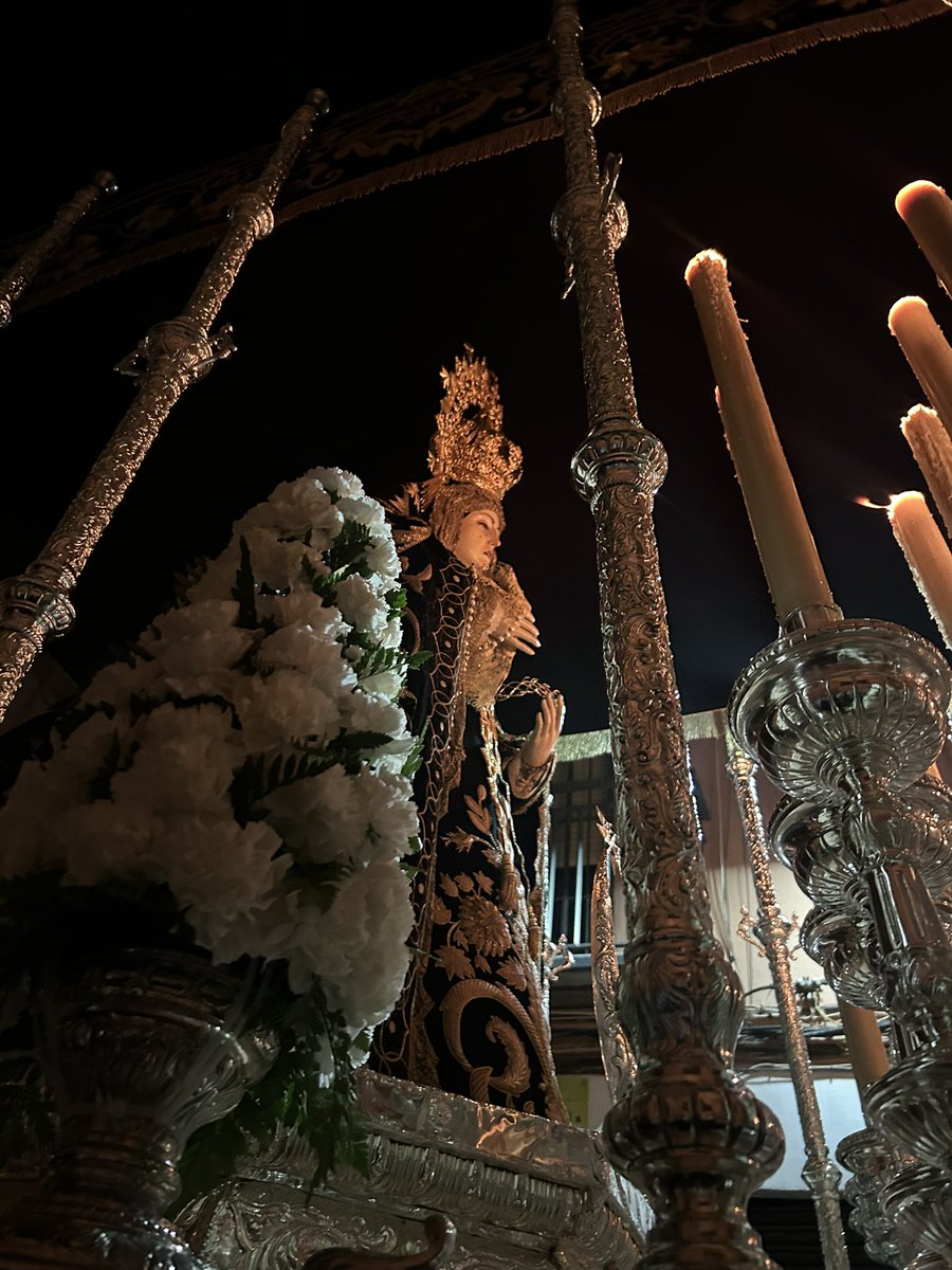 Calvario en la plaza de San Juan.

Santo Sepulcro subiendo la cuesta.

Dolores pasando el rosales.